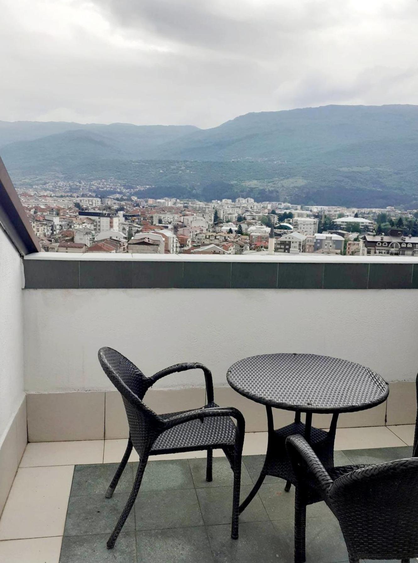Villa Clock Tower - Саат Кула Ohrid Bilik gambar